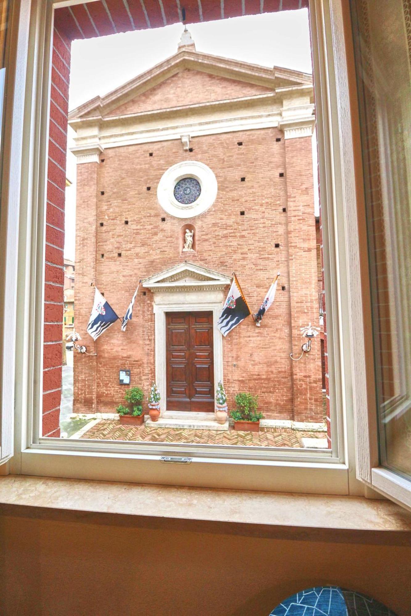 106 Lodge Siena Eksteriør bilde